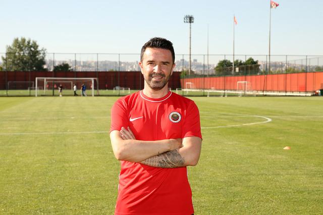 Gökhan Gönül Yeniden Gençlerbirliği'nde: Teknik Ekibin Yeni Yol Göstericisi