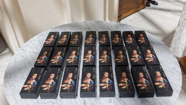 Sanatseverler Leonardo da Vinci’nin “Erminli Kadın” tablosunun kokusunu duyabilecek