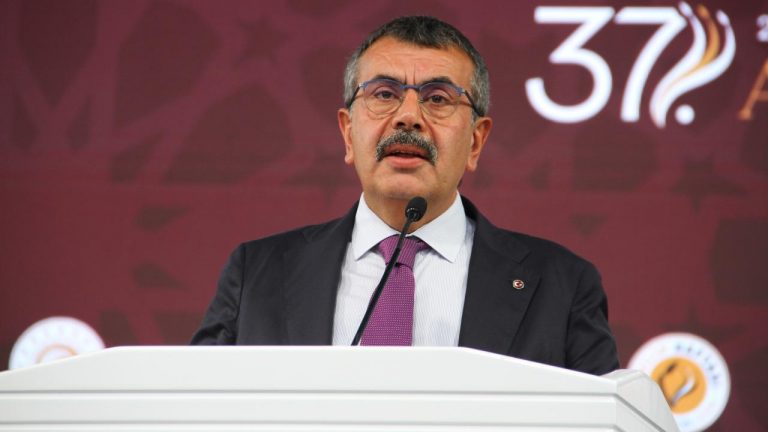 “Müfredatımızı yüzde 35 hafiflettik”