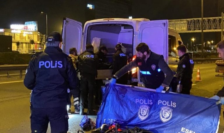 Esenler TEM Otoyolu’nda feci kaza… Motosiklet asfalt yenileme aracına çarptı: 1 ölü – Son Dakika Türkiye Haberleri