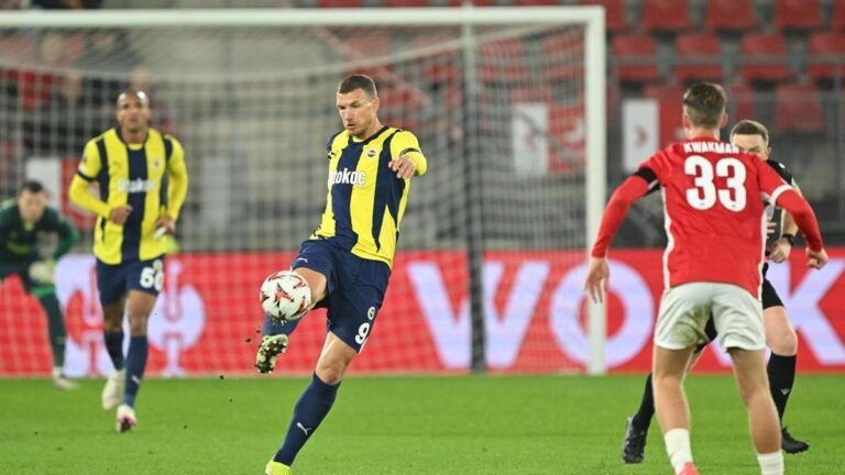 F.Bahçe Hollanda'da kaybetti! AZ Alkmaar-Fenerbahçe 3-1