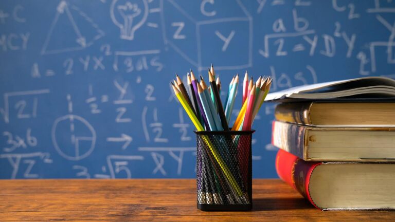 Ege’deki sismik hareketlilik nedeniyle, eğitim 4 adada bir hafta daha askıya alındı.