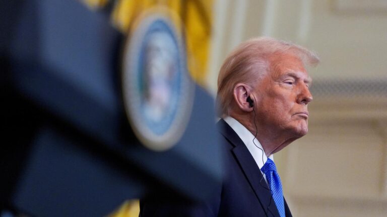 Trump yönetimi, Federal Sağlık Enstitülerinde yaklaşık 10.000 çalışanı ateşlemeye başladı